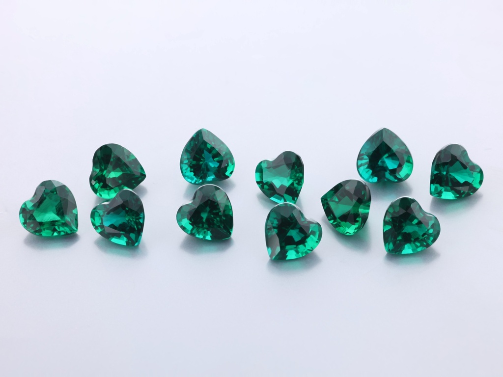 Hydrothermal/Lab Grown Emerald 7.00mm Heart Shape