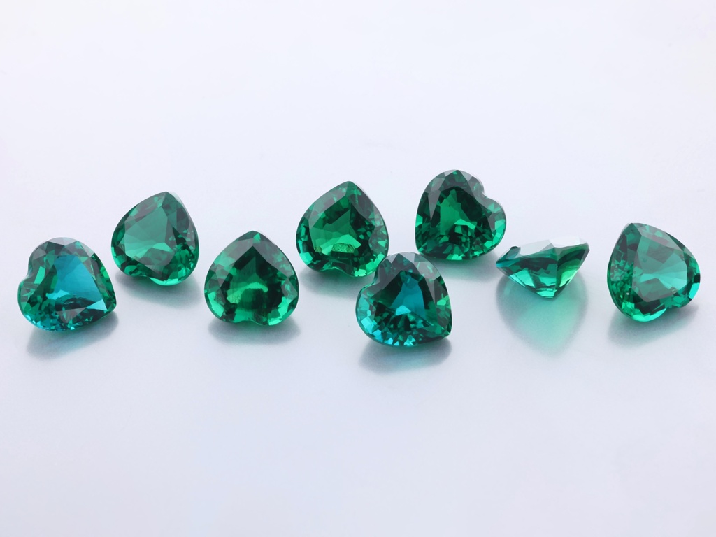 Hydrothermal/Lab Grown Emerald 8.00mm Heart Shape