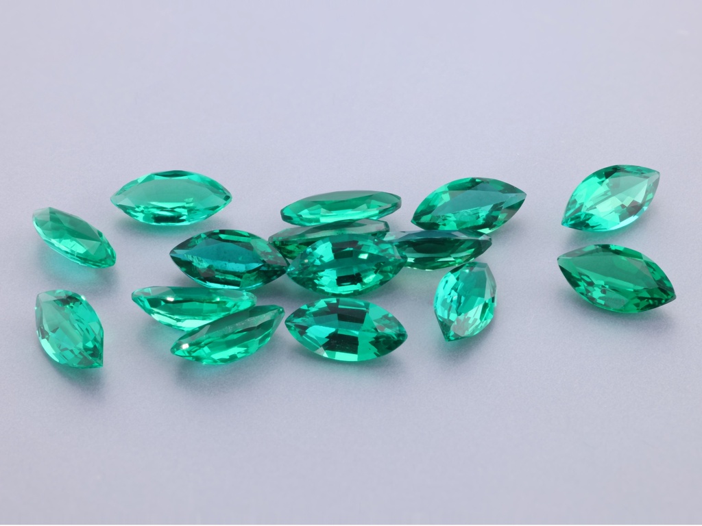Hydrothermal/Lab Grown Emerald 7x3.5mm Marquise