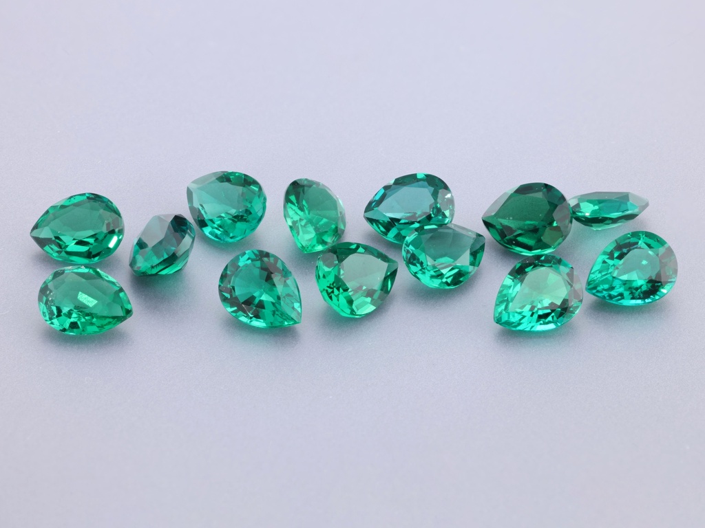 Hydrothermal/Lab Grown Emerald 5x4mm Pear Shape