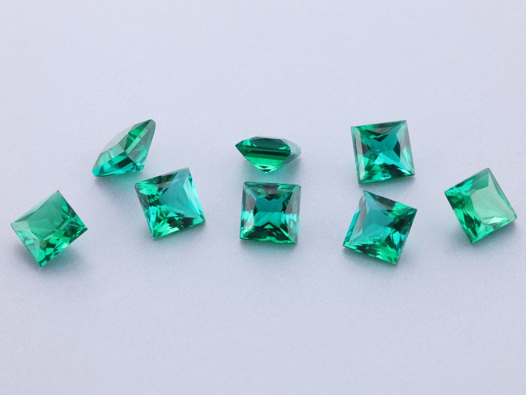 Hydrothermal/Lab Grown Emerald 4.50mm Princess Cut