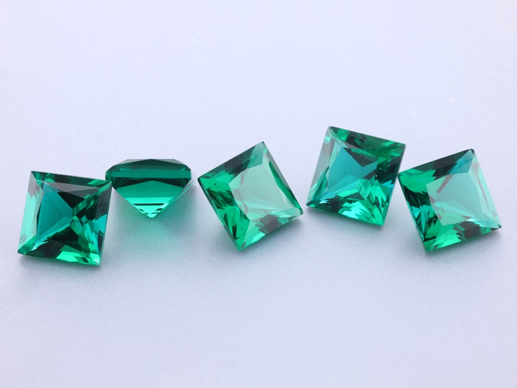 Hydrothermal/Lab Grown Emerald 7.00mm Princess Cut