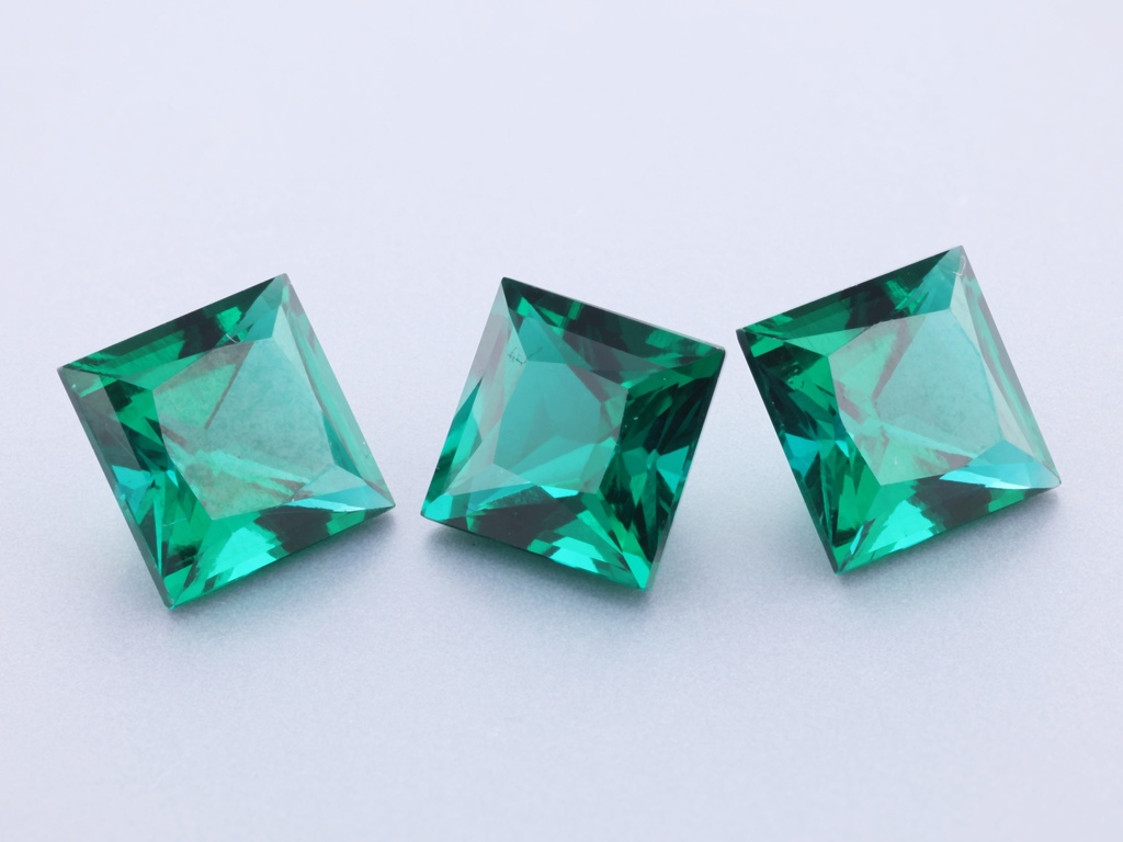 Hydrothermal/Lab Grown Emerald 8.00mm Princess Cut