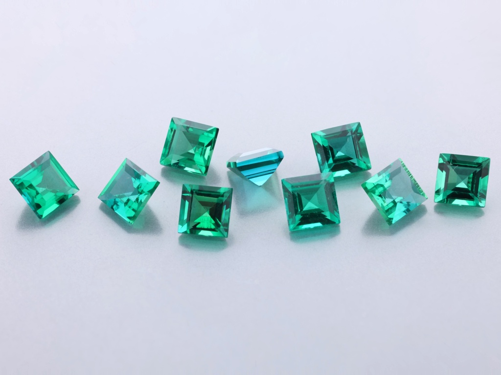 Hydrothermal/Lab Grown Emerald 3.00mm Carre Cut