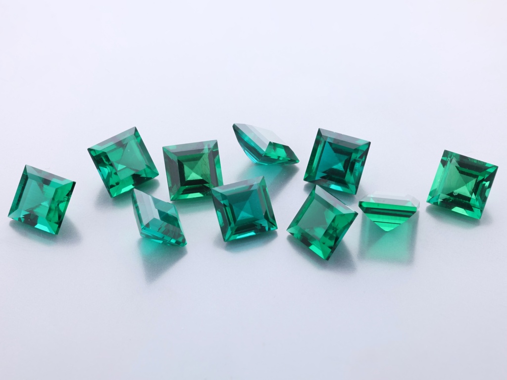 Hydrothermal/Lab Grown Emerald 5.50mm Carre Cut