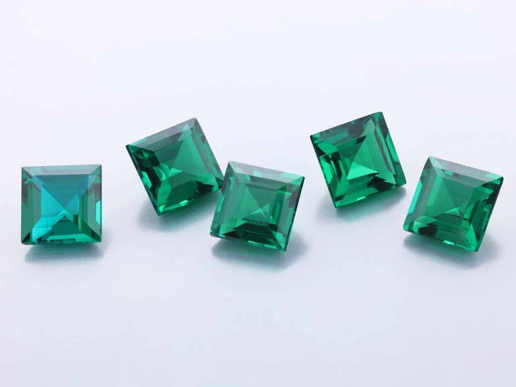 Hydrothermal/Lab Grown Emerald 7.00mm Carre Cut