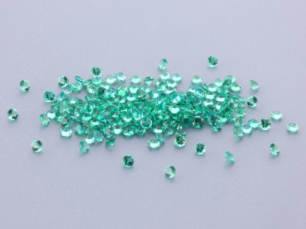 Hydrothermal/Lab Grown Emerald 1.00mm Round