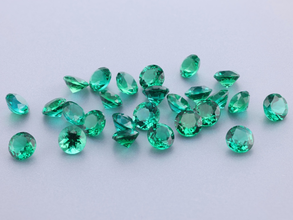 Hydrothermal/Lab Grown Emerald 3.75mm Round