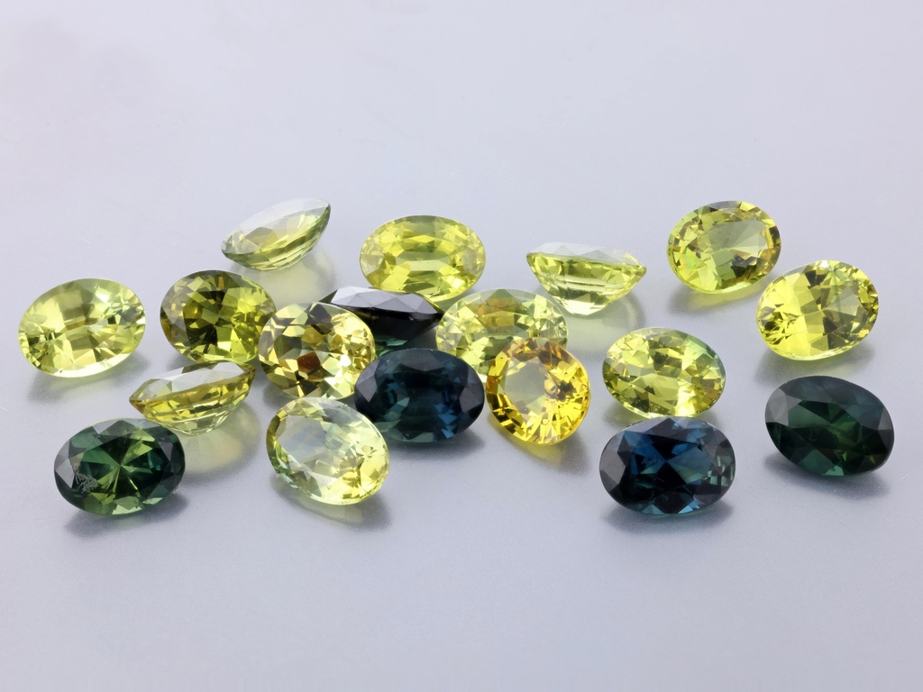 [SMVB0605P1] Parti Sapphire 6x5mm +/- Oval