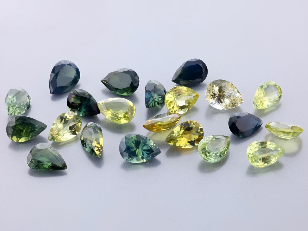 [SMPB0604B] Parti Sapphire 6x4mm +/- Pear Shape