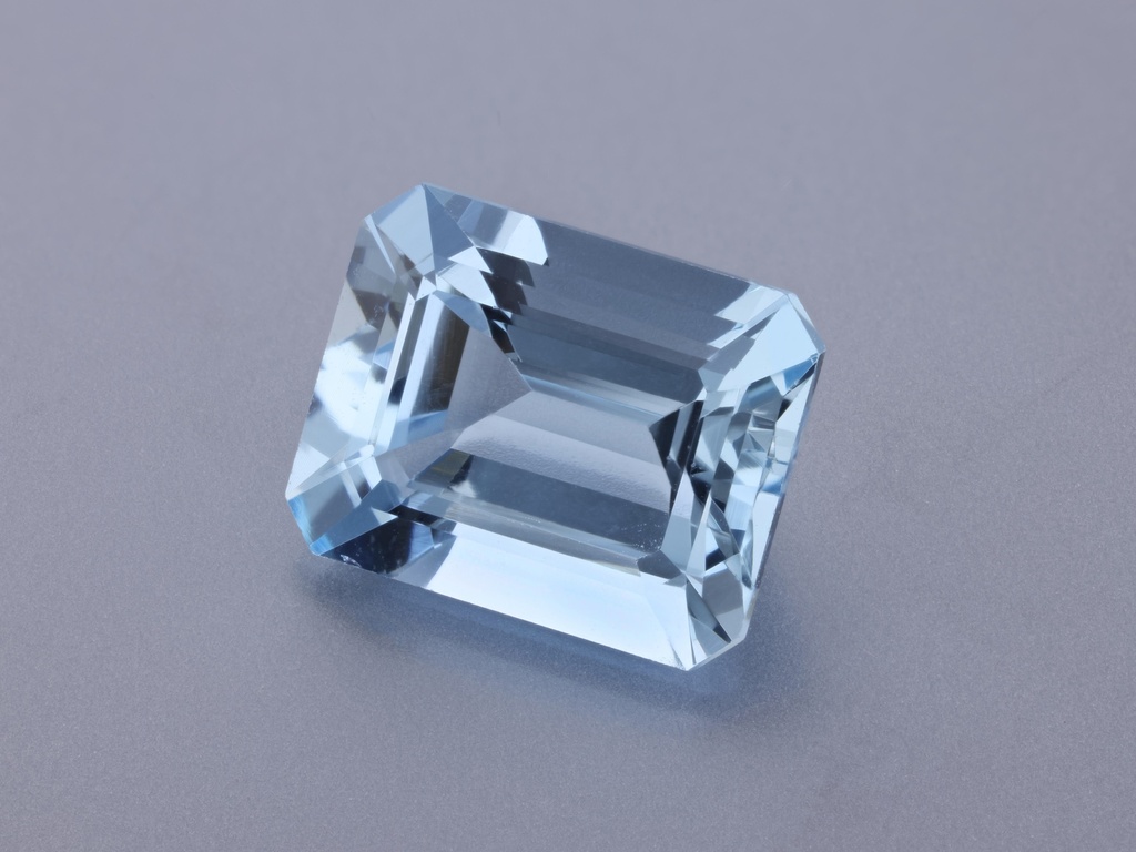 [BAOS0907A] Aquamarine 9x7mm Emerald Cut Light to Mid Blue