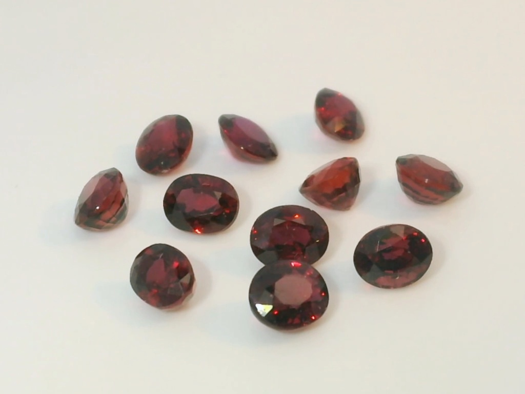 Ruby 4.5x3.5mm+/- Oval Red