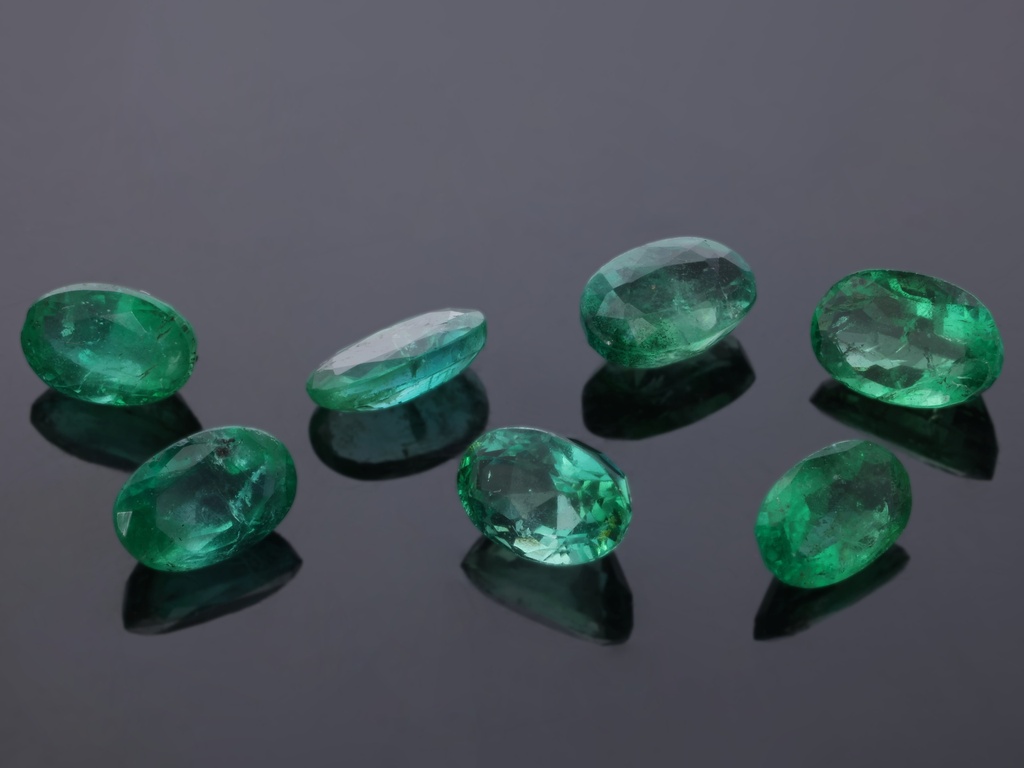 [BEVB0503A] Emerald 5x3mm Oval