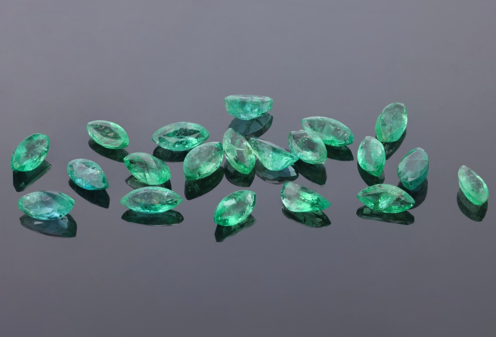 Emerald 5x2.5mm Marquise Mid Green