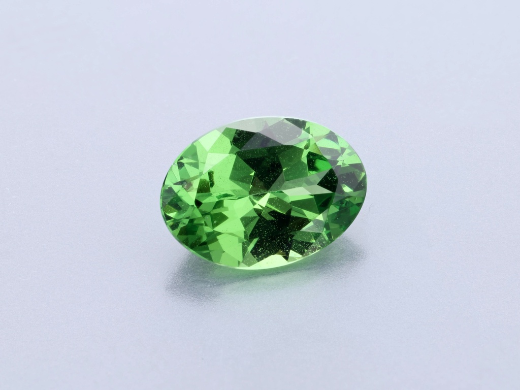 [GTVB0705P1] Tsavorite Garnet 7x5mm Oval