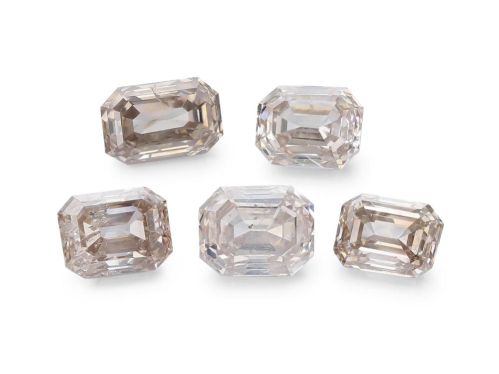 [DMOS0403X1] Diamond 4x3mm+/- Emerald Cut Light Champagne