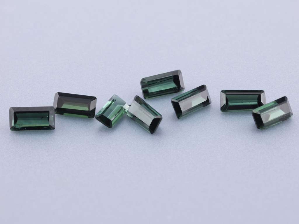 [UGBS0402A] Green Tourmaline 4x2mm Baguette