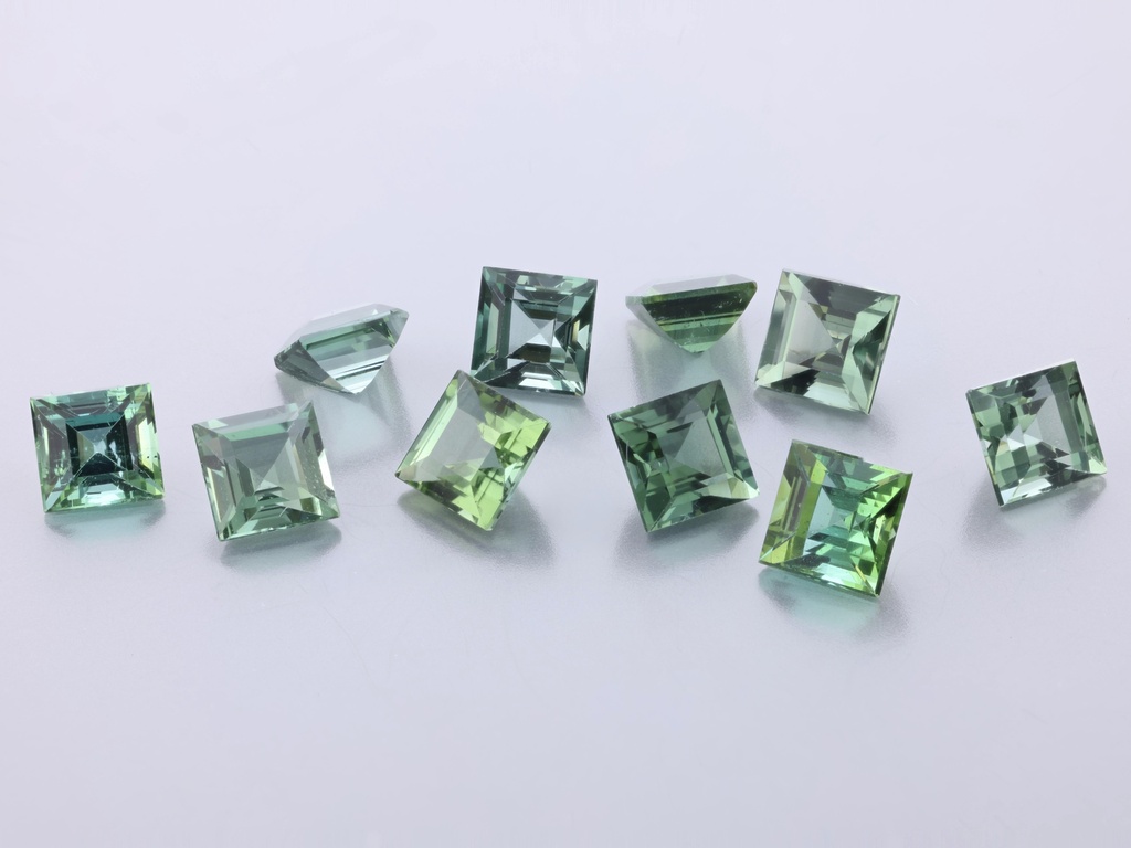 [UGQS0350A] Green Tourmaline 3.50mm Carre Cut Light