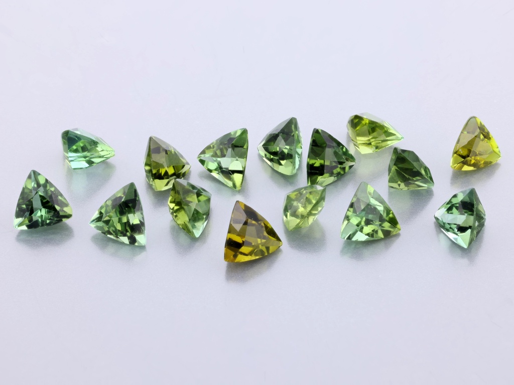 [UGTB0300B] Green Tourmaline 3.00mm +/- Trilliant Light