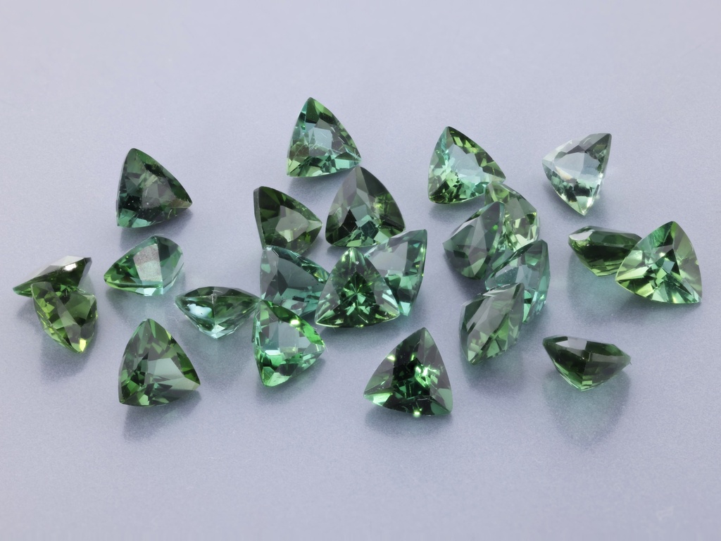 [UGTB0400A] Green Tourmaline 4.00mm +/- Trilliant