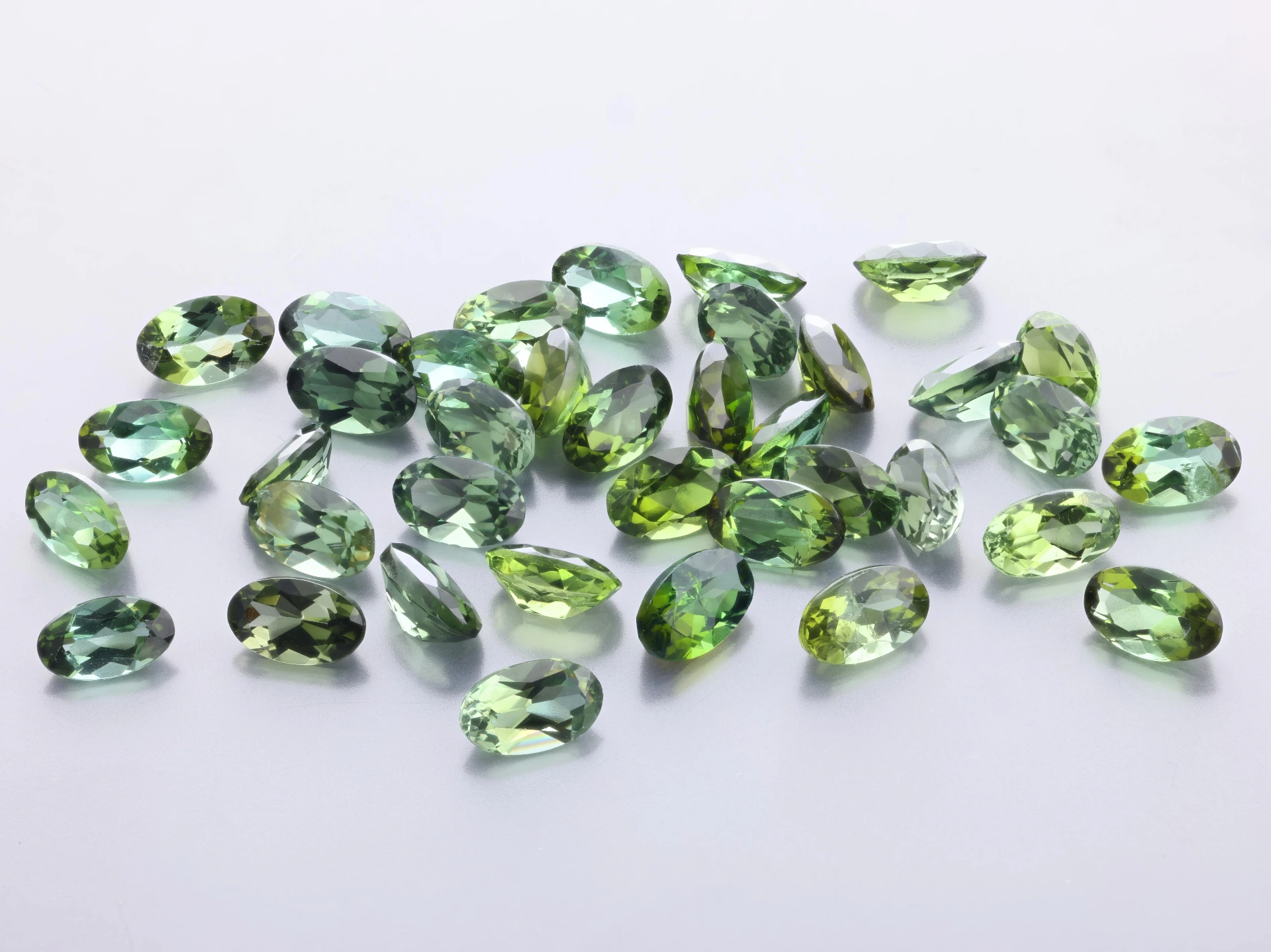 [UGVB0503C] Green Tourmaline 5x3mm Oval Light to Mid