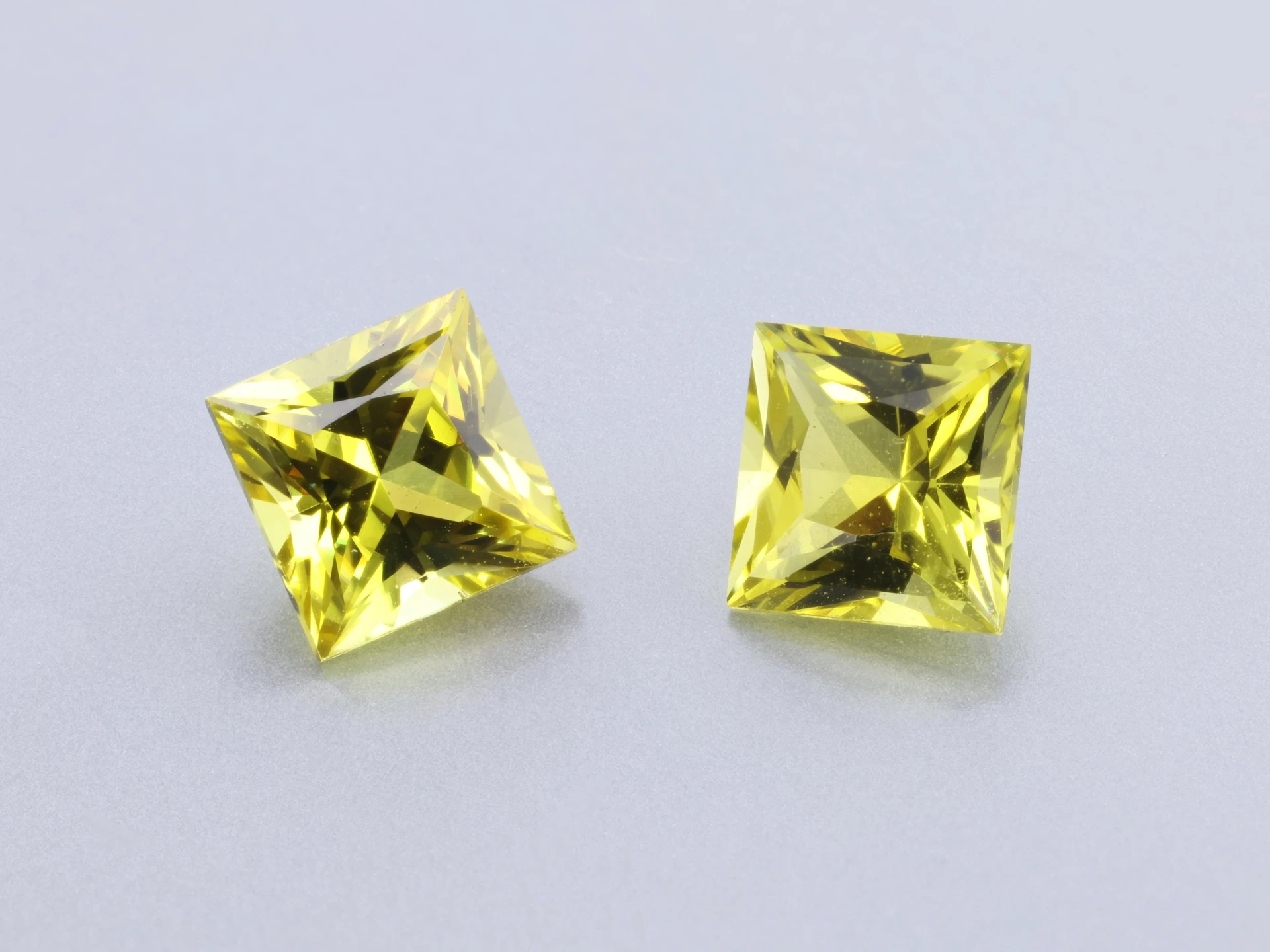 [UYQP0400P1] Yellow Tourmaline 4.00mm Princess Cut