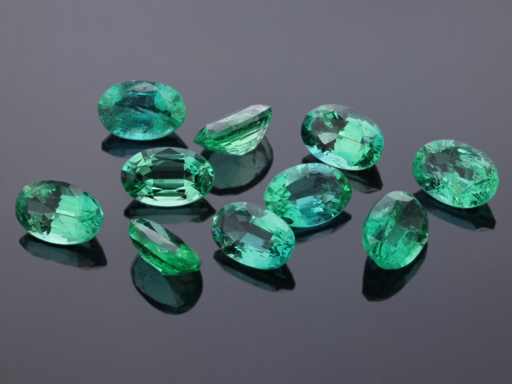 [BEVB0604C] Emerald 6x4mm Oval