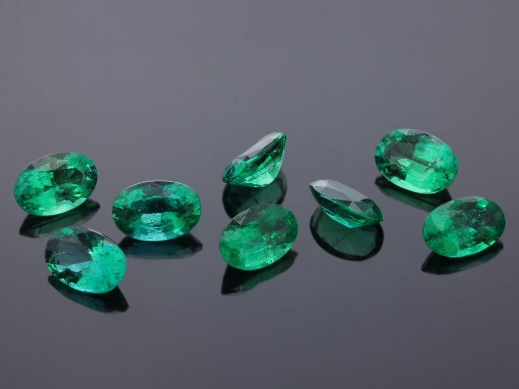 [BEVB0604D] Emerald 6x4mm Oval