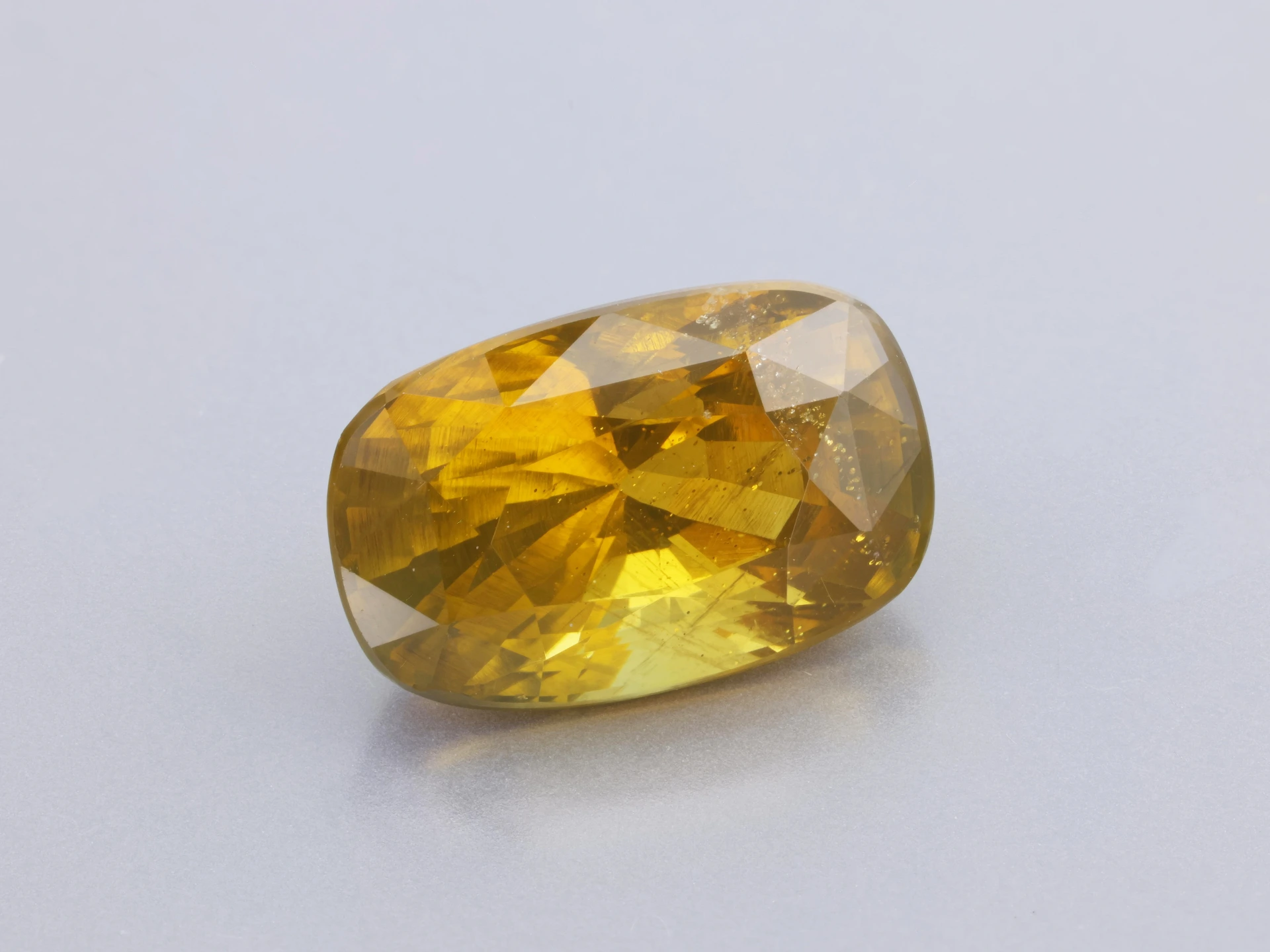 [WZAB1207X1] Zircon 11.4x7.4mm Cushion Yellow