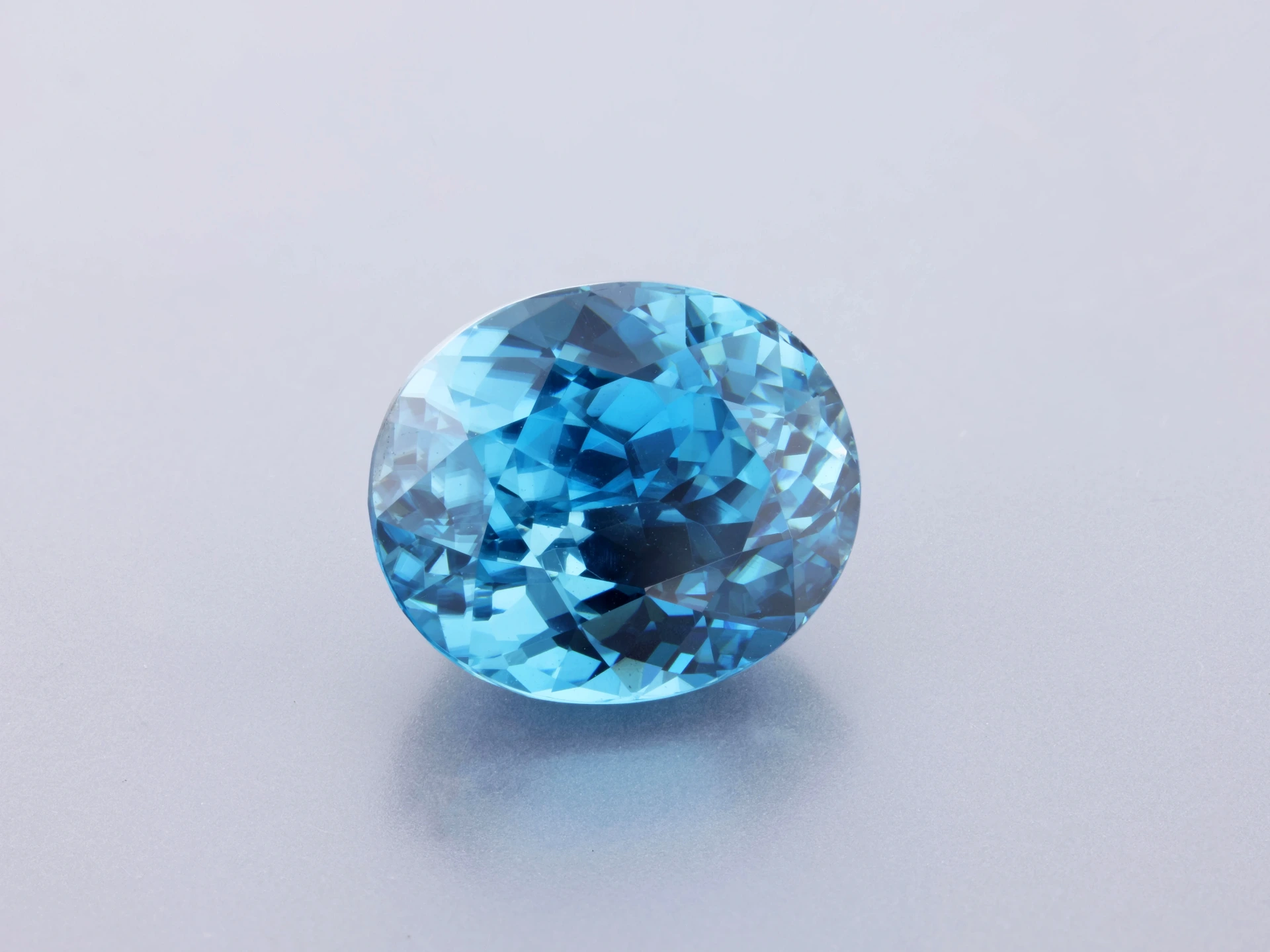 [WZVB1008X1] Zircon 9.5x8mm Oval Blue
