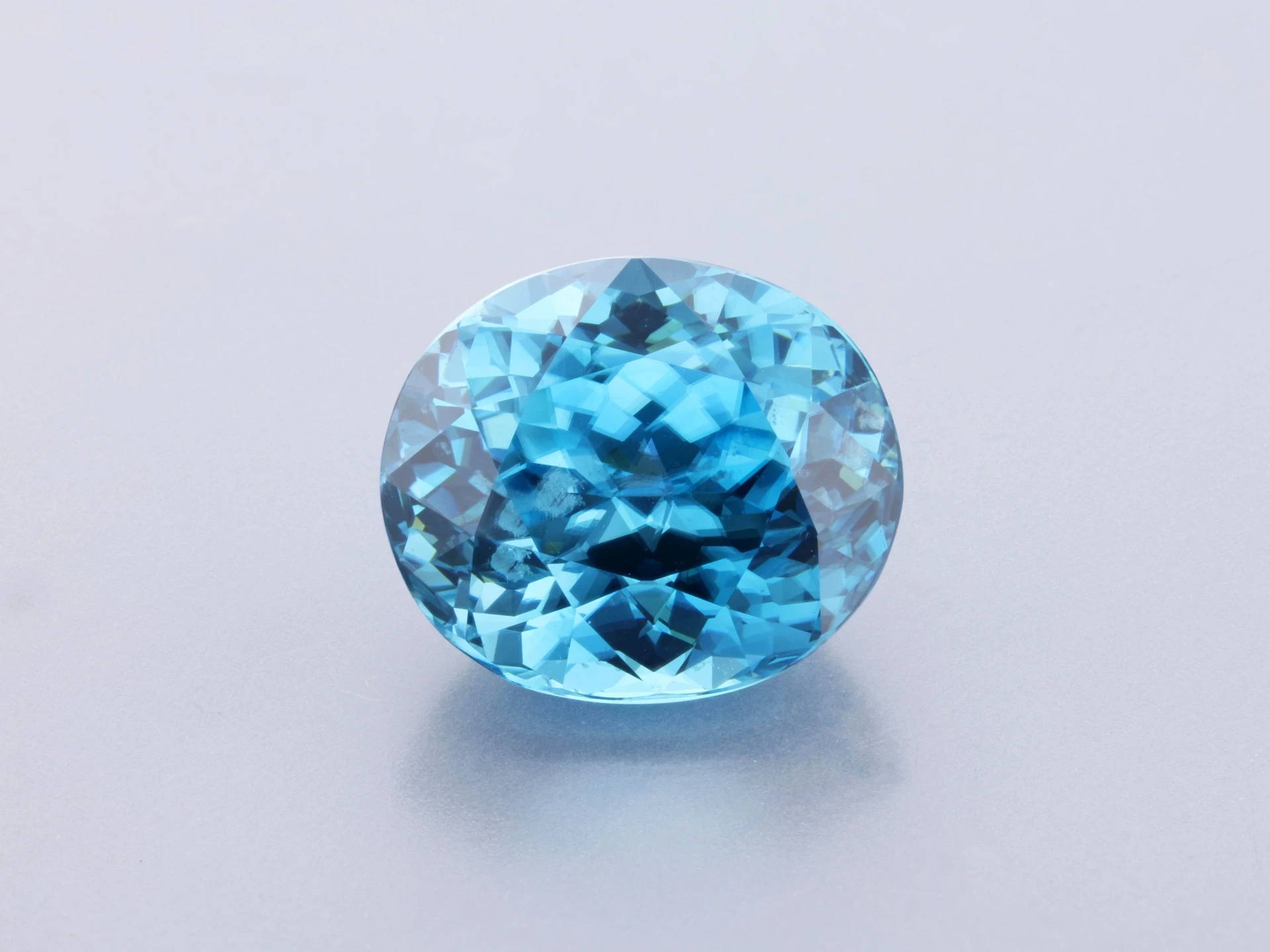 [WZVB1008X4] Zircon 9.6x8.3mm Oval Blue