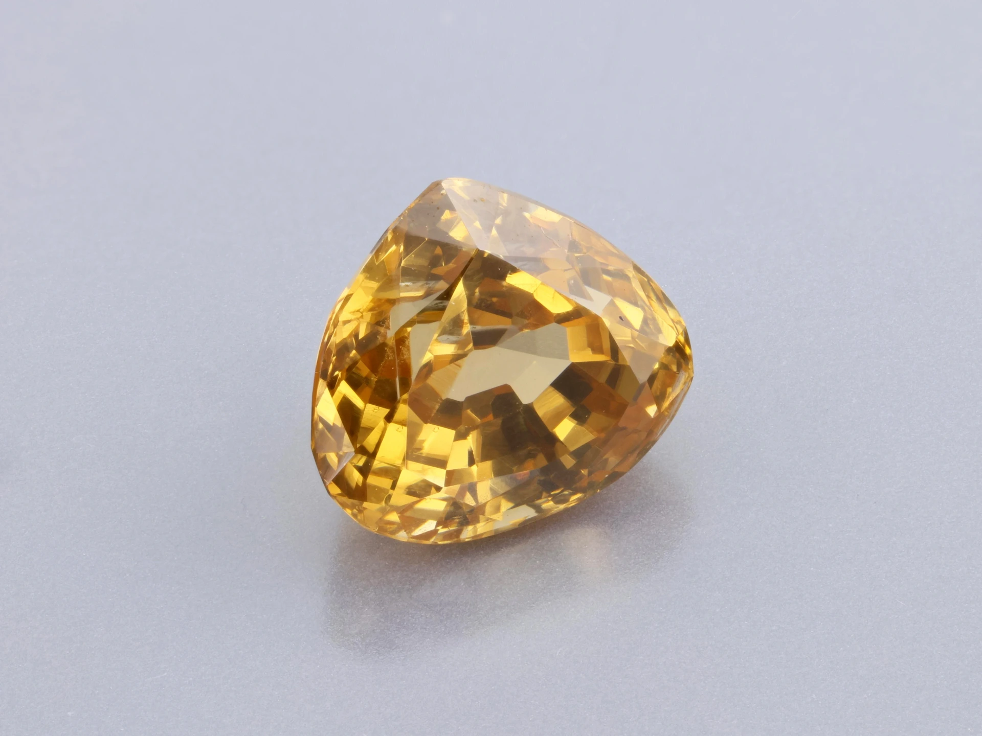 [WZPB0806X1] Zircon 8.3x7.3mm Pear Shape Golden