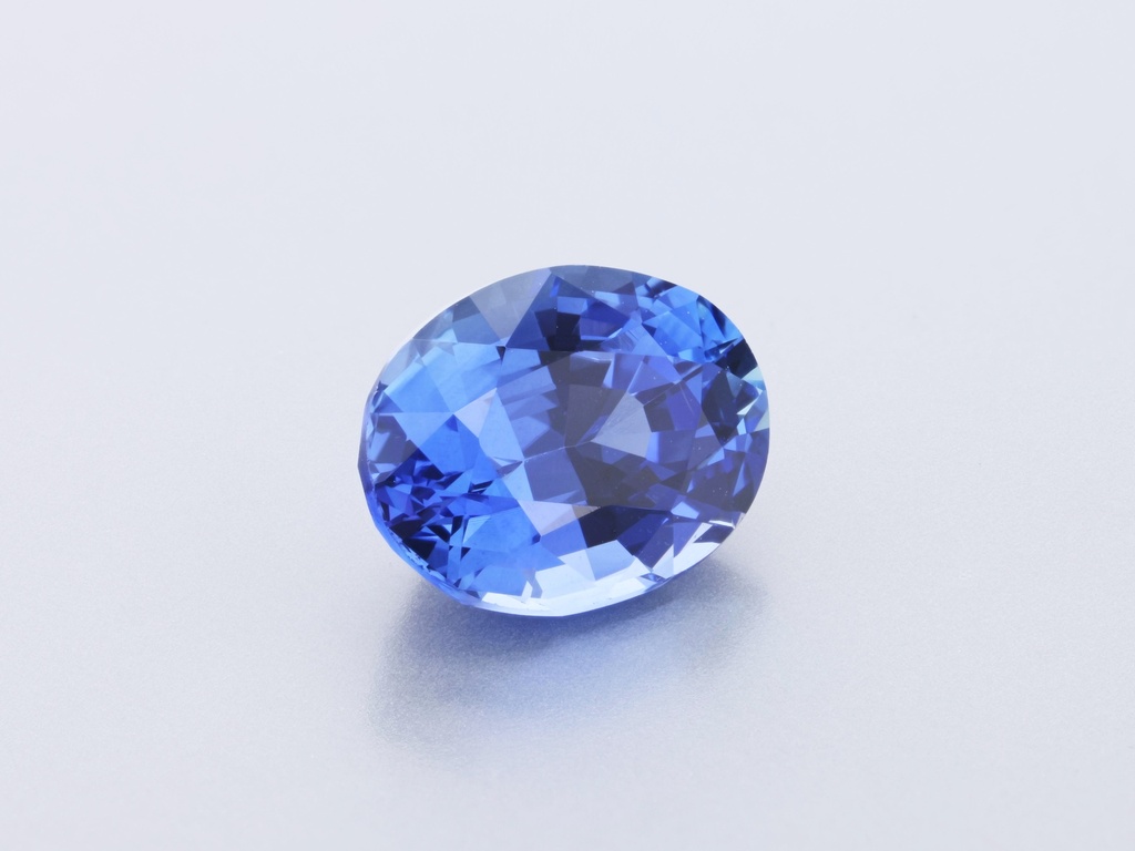 Ceylon Sapphire 7.10 x 5.55 x 4.25mm Oval Bright Blue