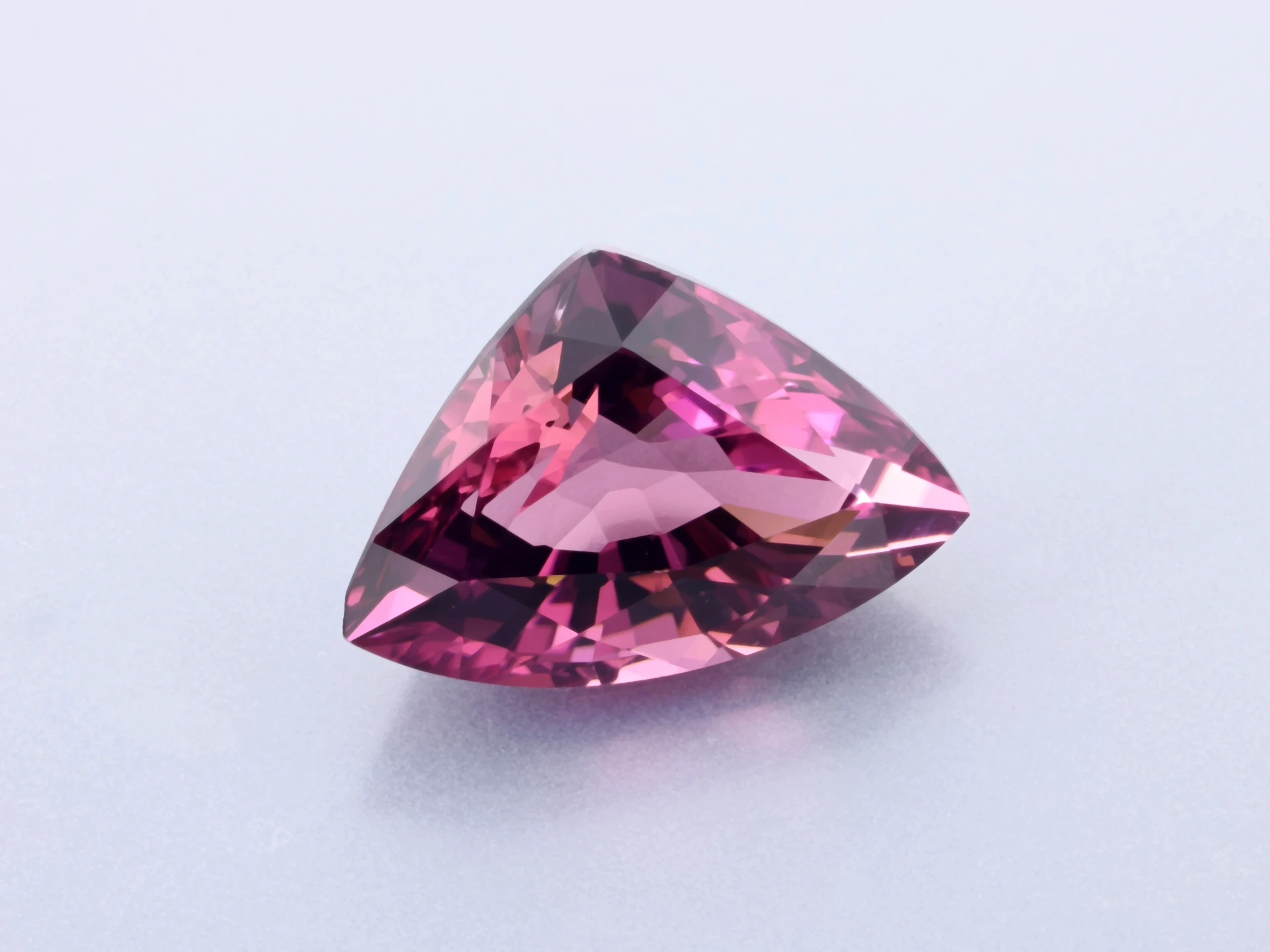 [UPEF1107X1] Pink Tourmaline 10.9x7.5mm Triangular Free Form