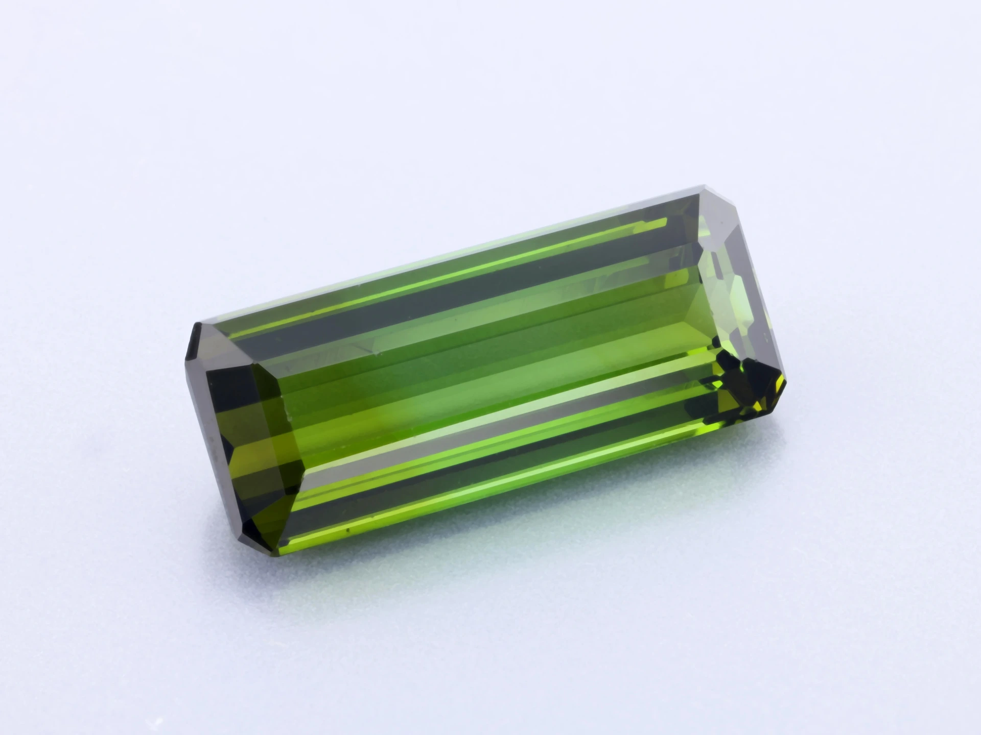 [UGOS1205X1] Green Tourmaline 12.3x5.1mm Emerald Cut
