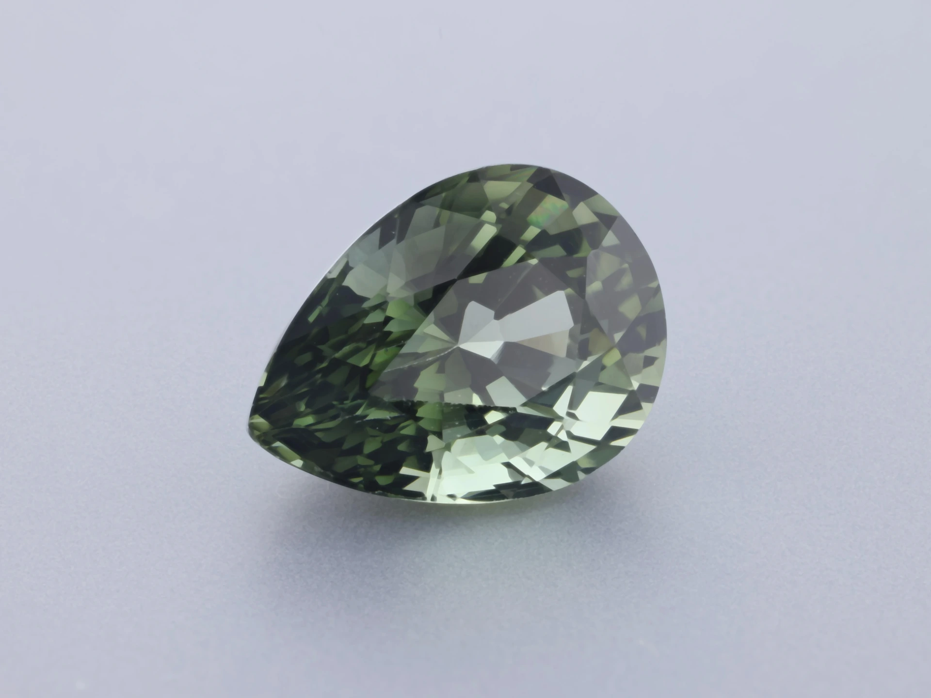 [UGPB0907X1] Green Tourmaline 9.5x7.1mm Pear Shape