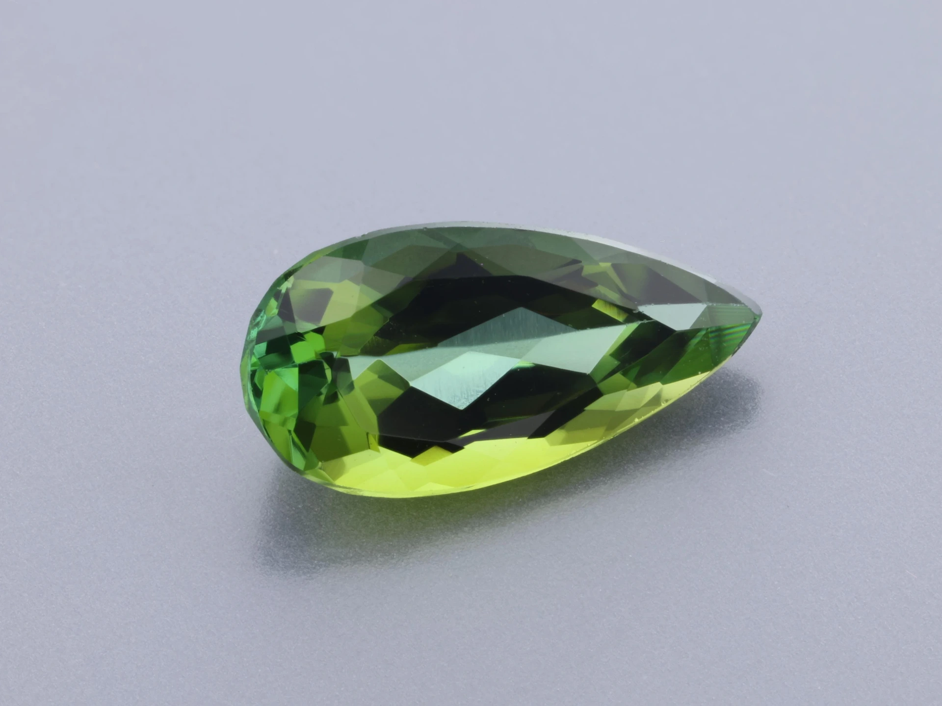[UGPB0804X2] Green Tourmaline 8.2x4mm Pear Shape