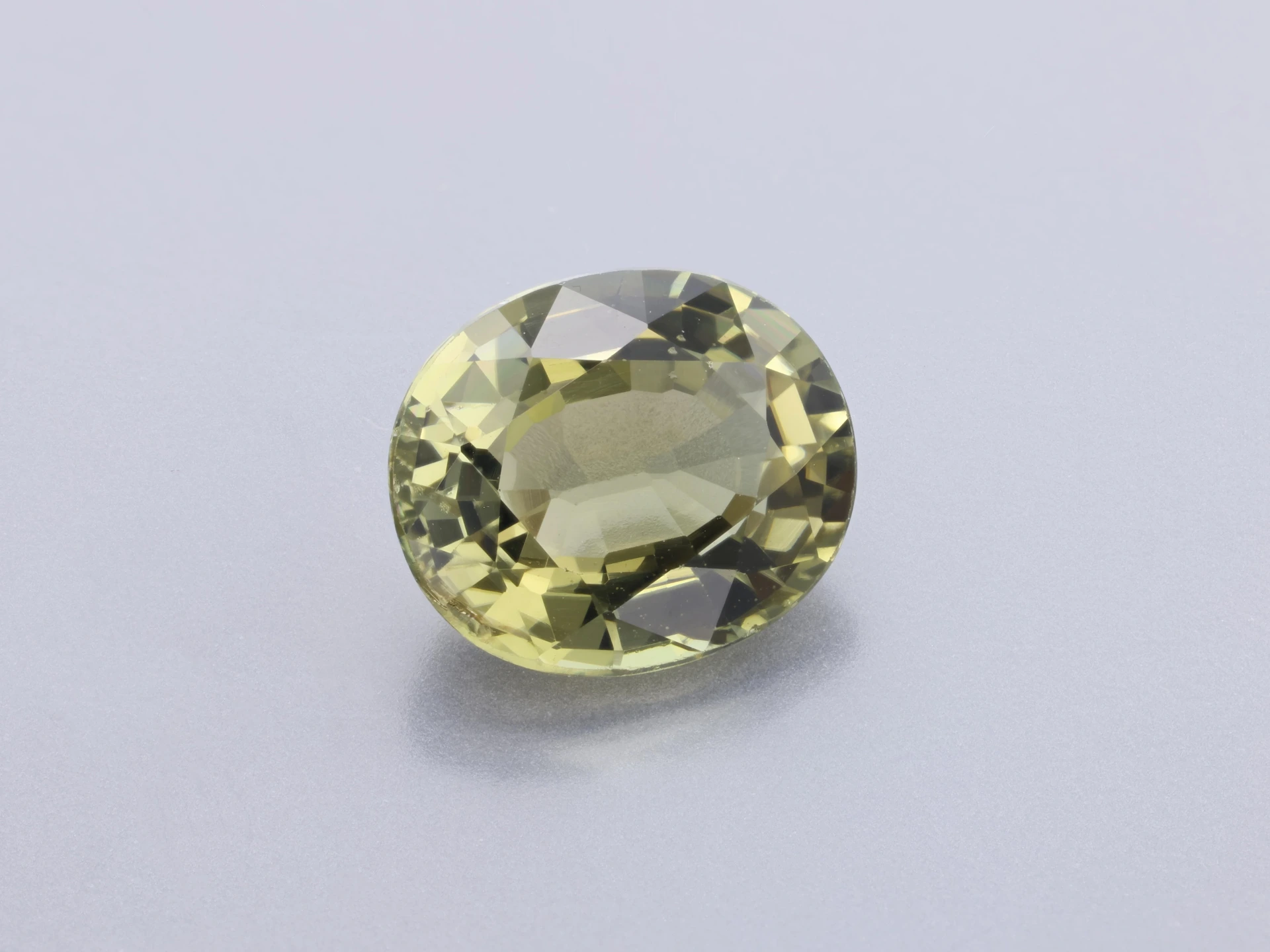 [UGVB0706X9] Green Tourmaline 7.5x6.4mm Oval