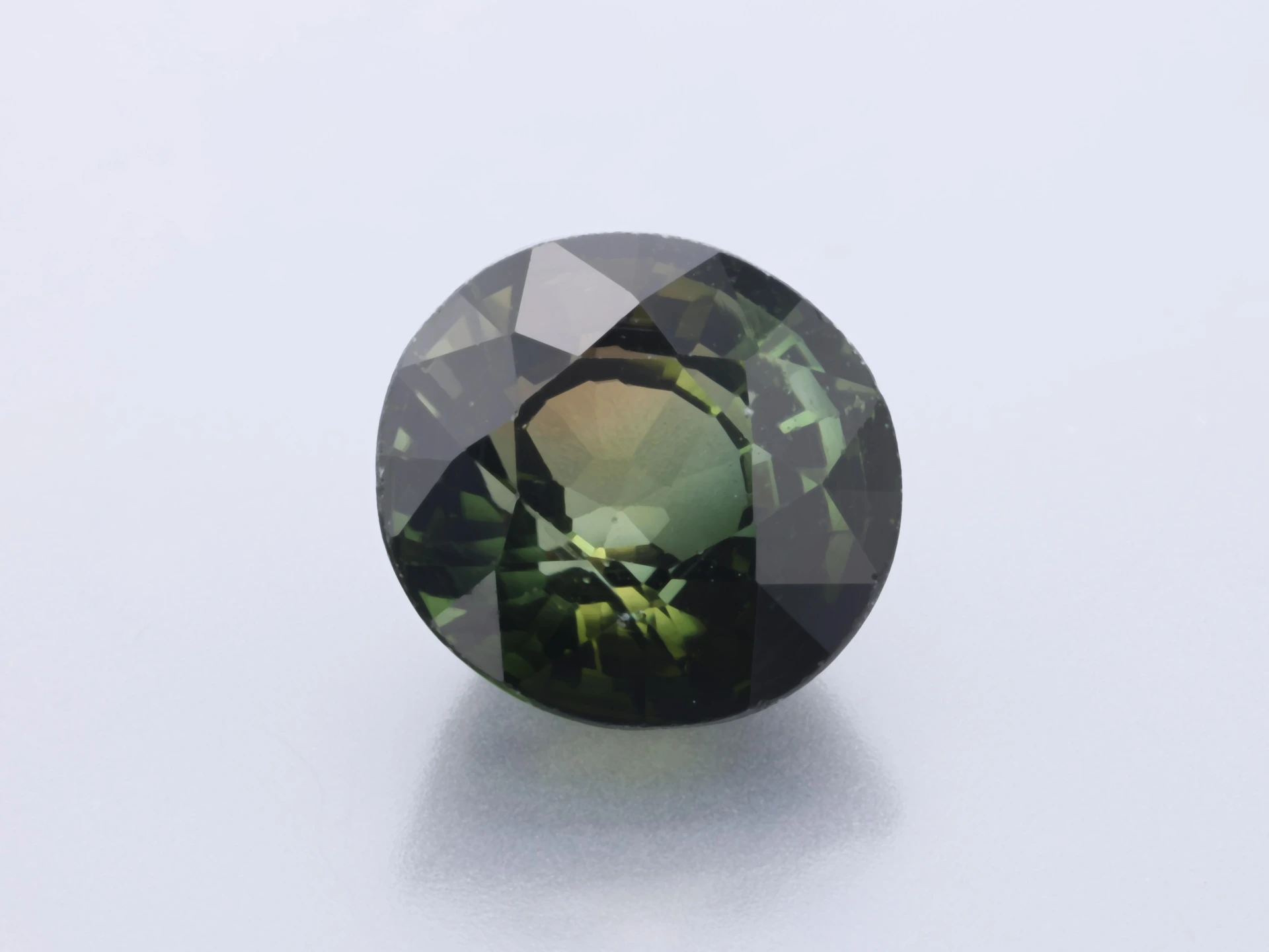 [UMVB0806X3] Bi Colour Tourmaline 7.8x7.4mm Oval