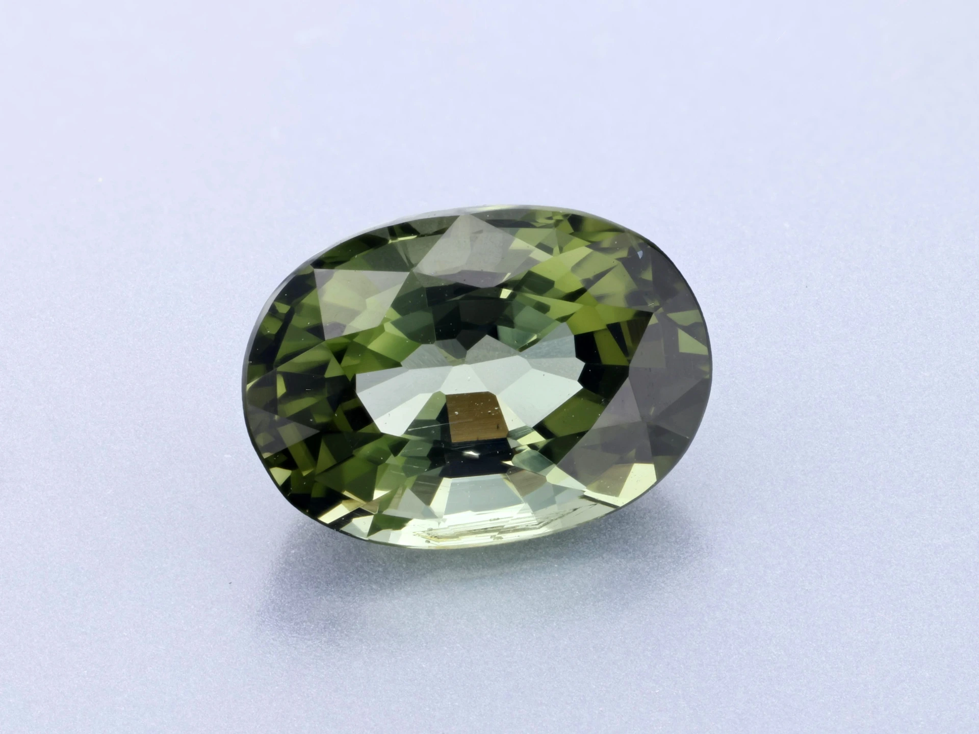 [UGVB0806X28] Green Tourmaline 8.2x5.9mm Oval