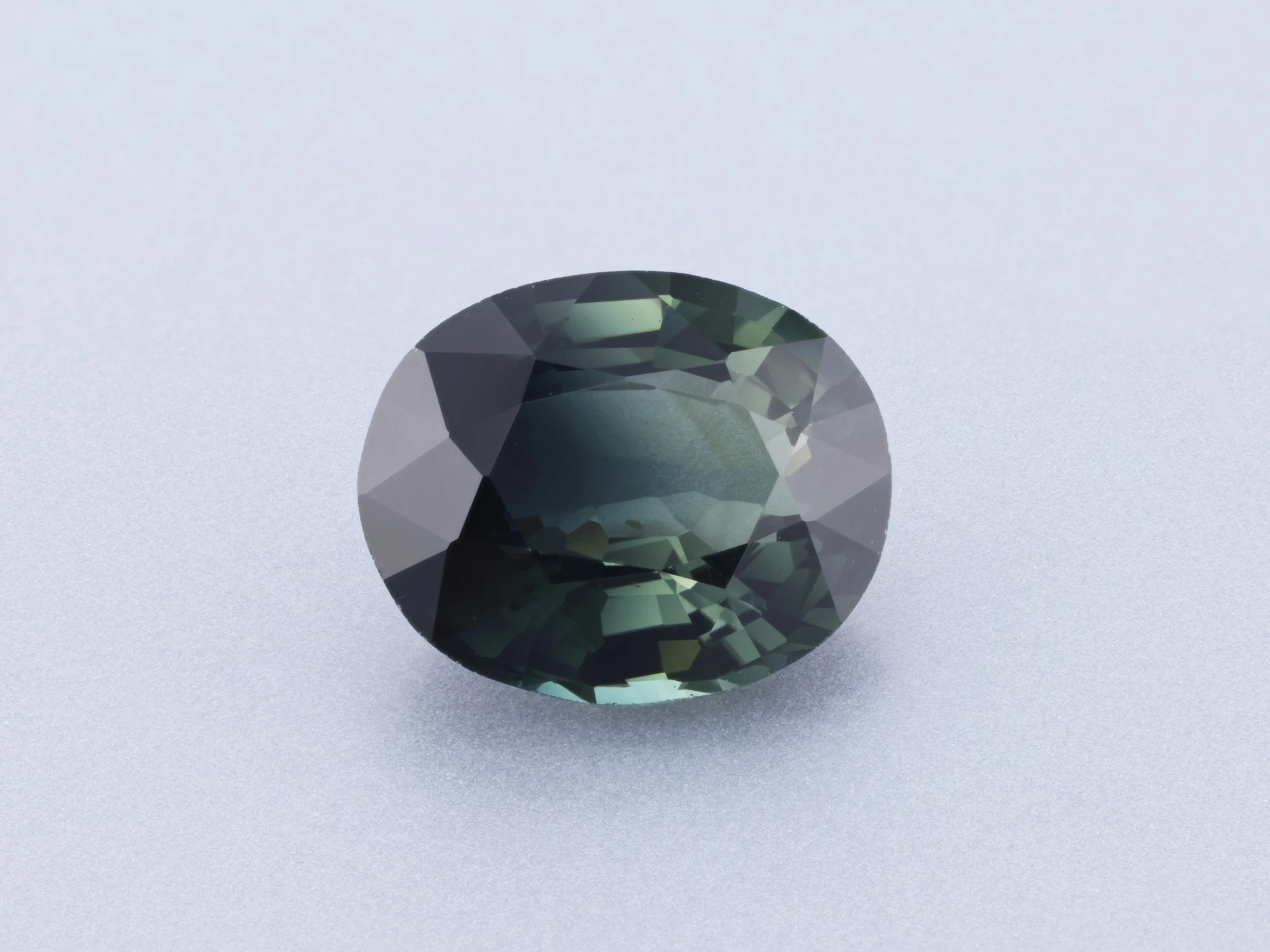 [UOVB0706X1] Grey Tourmaline 7.35x6.05mm Oval