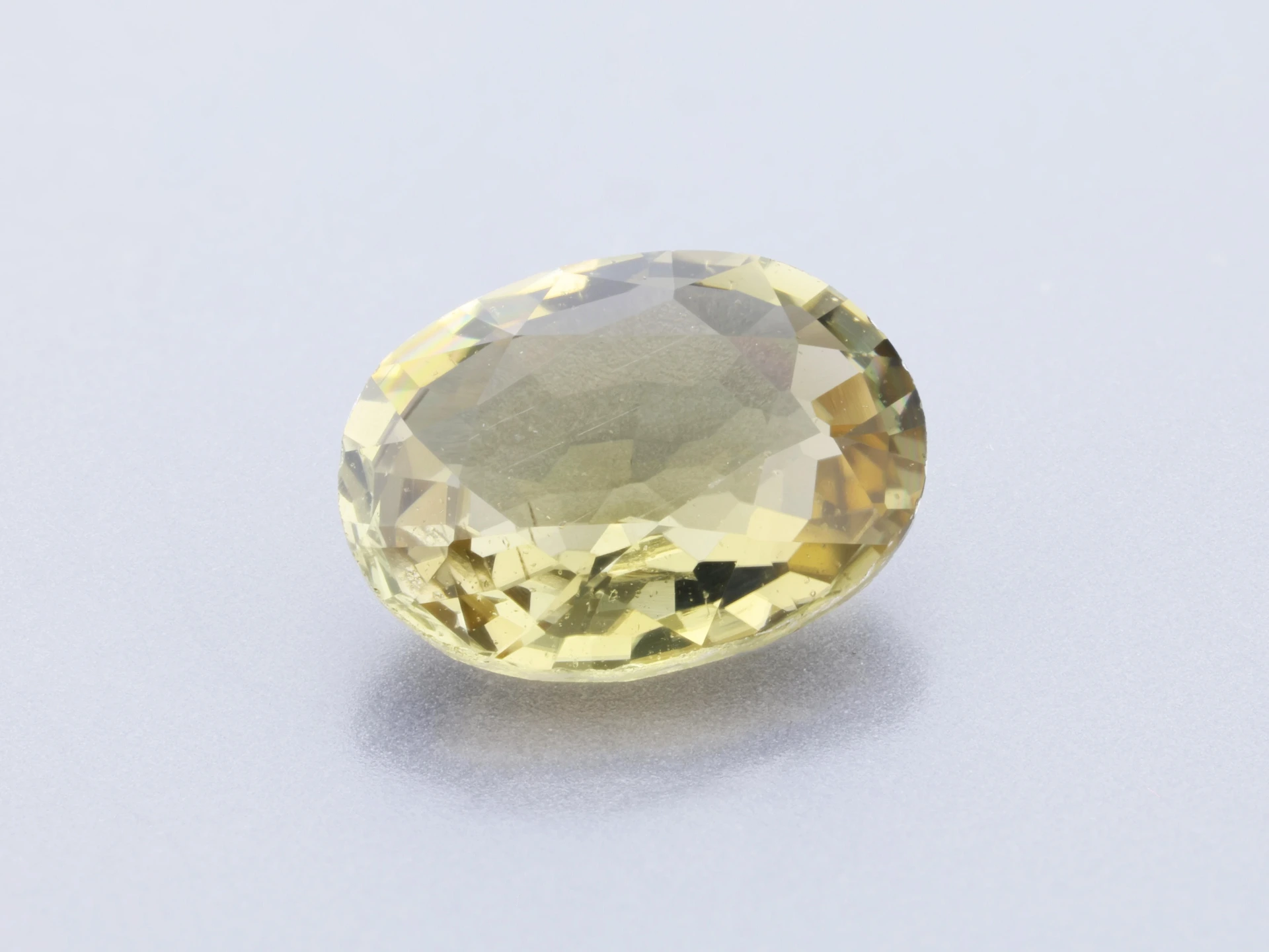 [UMVB0705X2] Tourmaline 6.65x5.1mm Oval Yellow Green