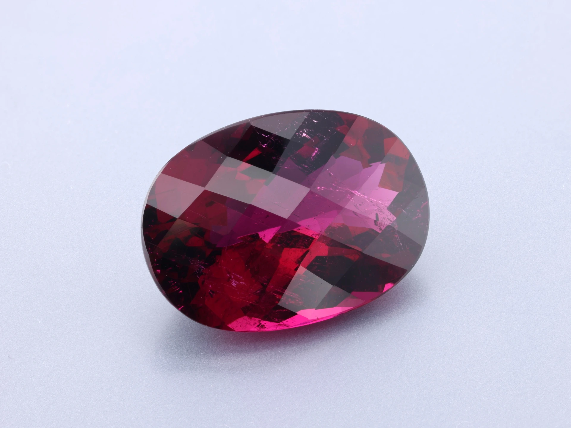 [URVH1705X1] Rubellite Tourmaline 17x12.5mm Oval Chequerboard