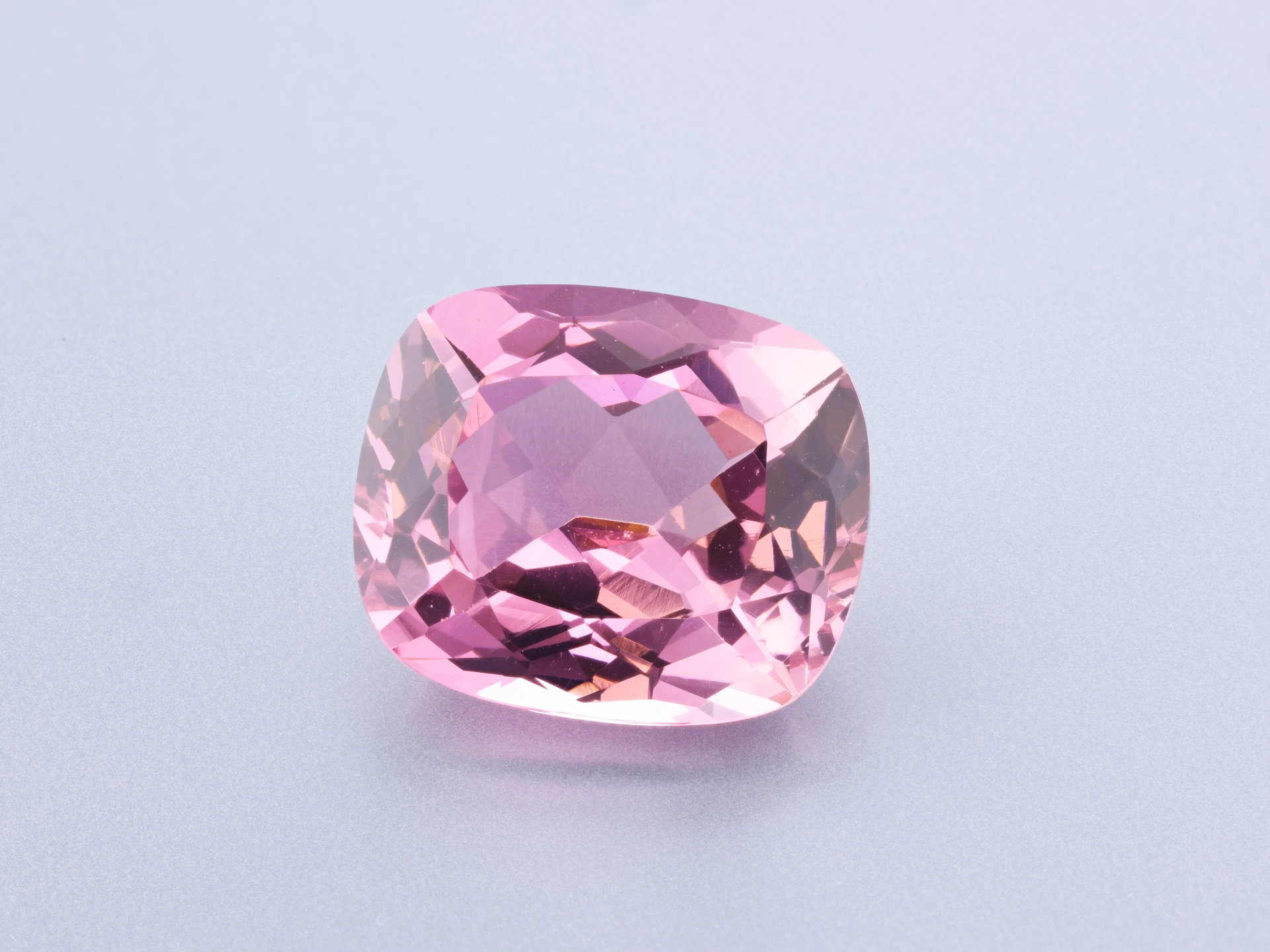 [UPAB1510X1] Pink Tourmaline 14.7x12.5mm Cushion