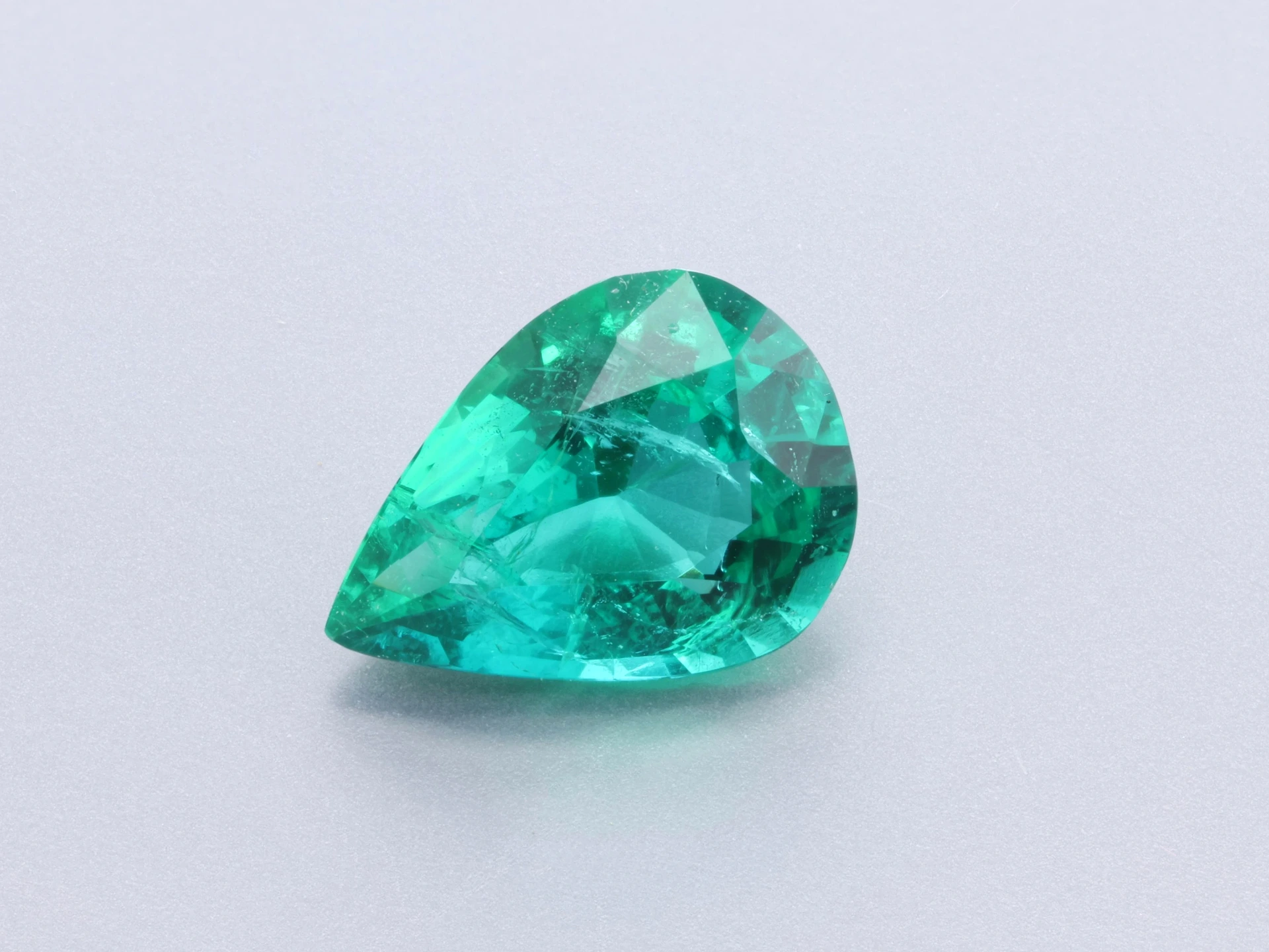[BEPB0806X1] Zambian Emerald 7.7x5.7mm Pear Shape