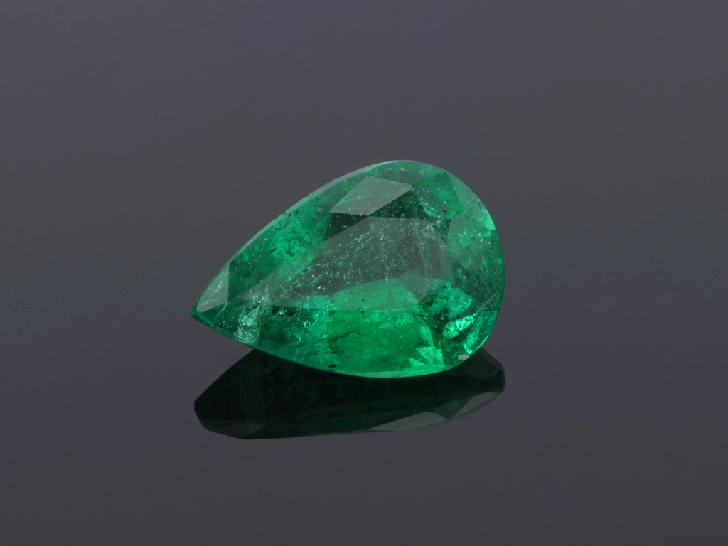 [BEPB0705X4] Zambian Emerald 7.1x4.9mm Pear Shape
