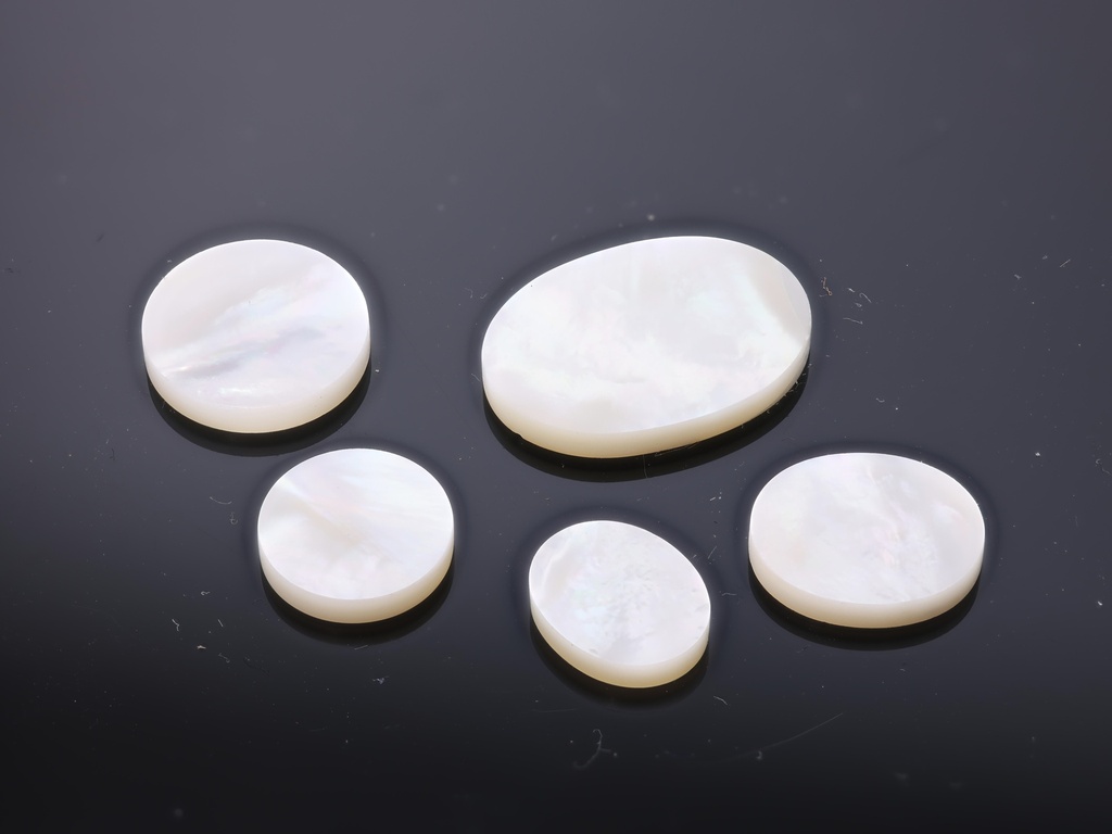 Mother of Pearl 18x13mm Flat Oval