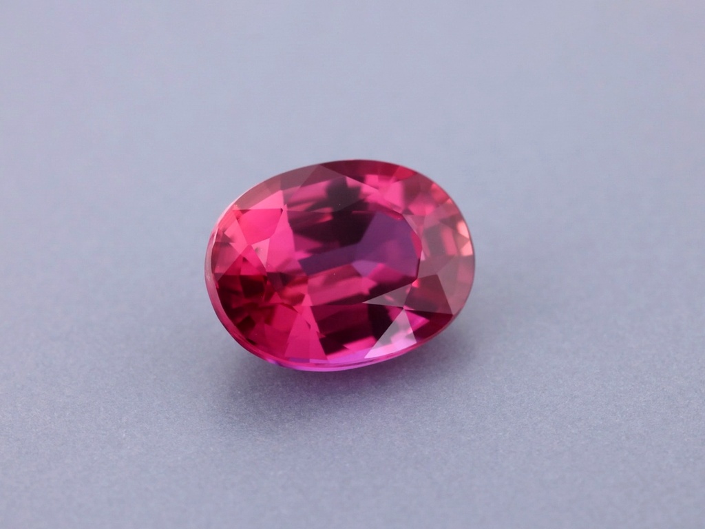 [RRVB0705X4] Mozambique Ruby 6.85 x 5.14 x 3.30mm Oval