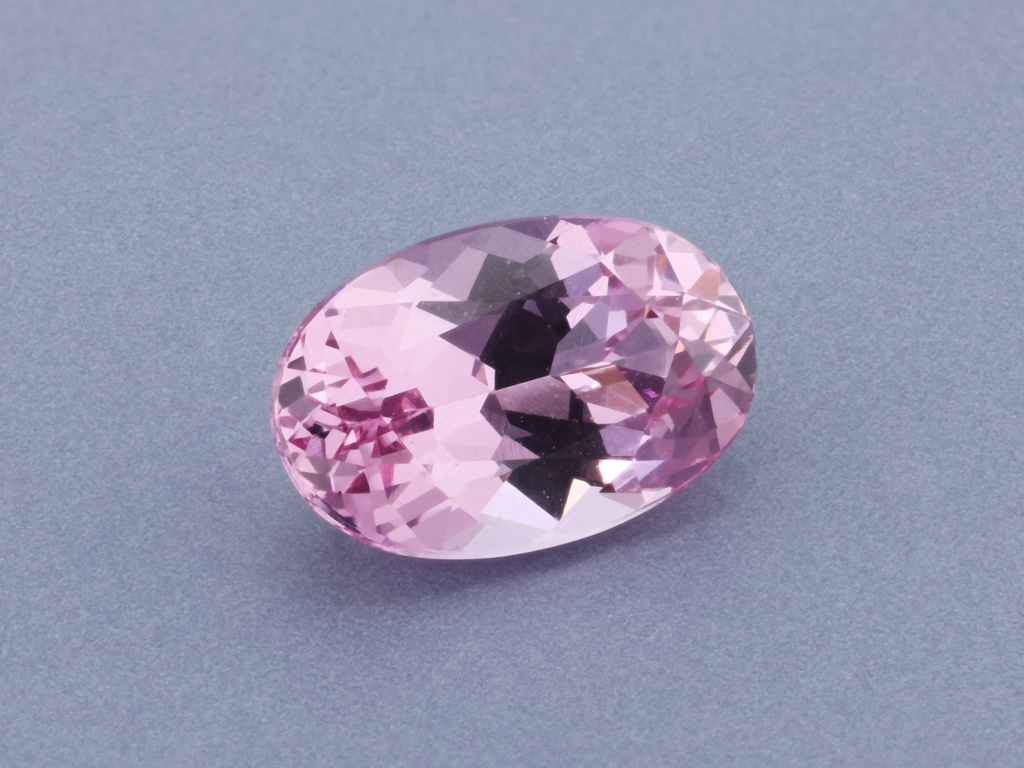 [LPVB0805X2] Spinel 7.75x5mm Oval Light Pink