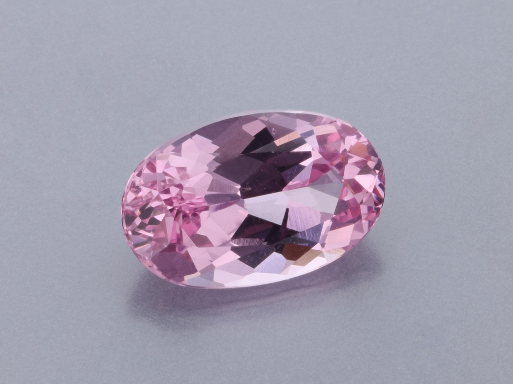 [LPVB0805X4] Spinel 8.3x5.4mm Oval Pink